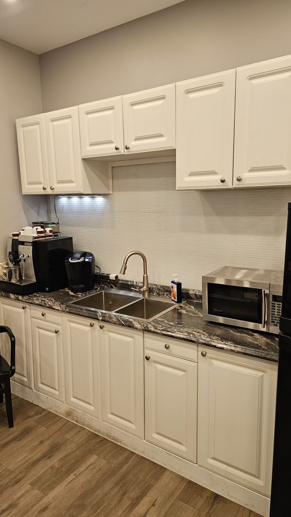 Lower level kitchen, view B