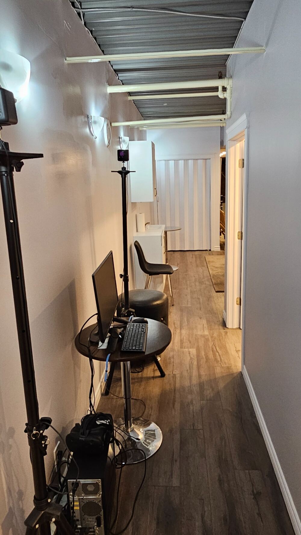 Mezzanine level hallway